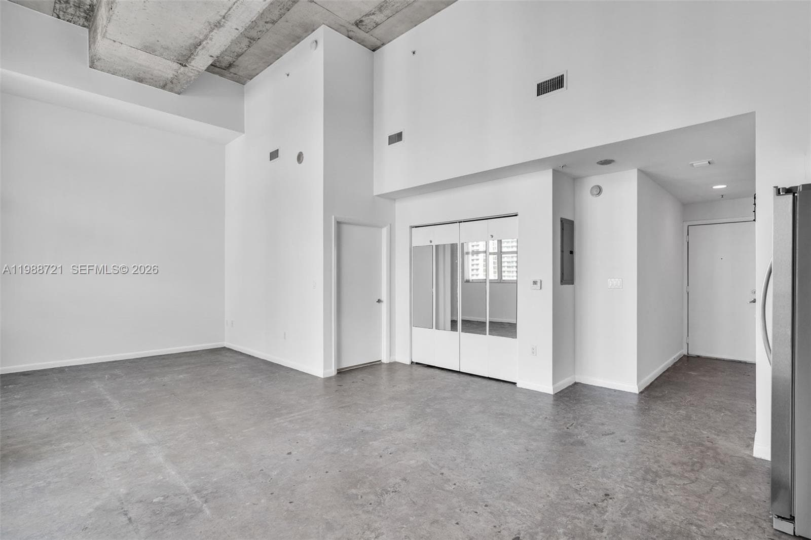 Building Photo - 133 NE 2nd Ave