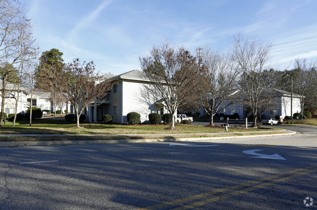 Building Photo - Walnut Woods Apartments