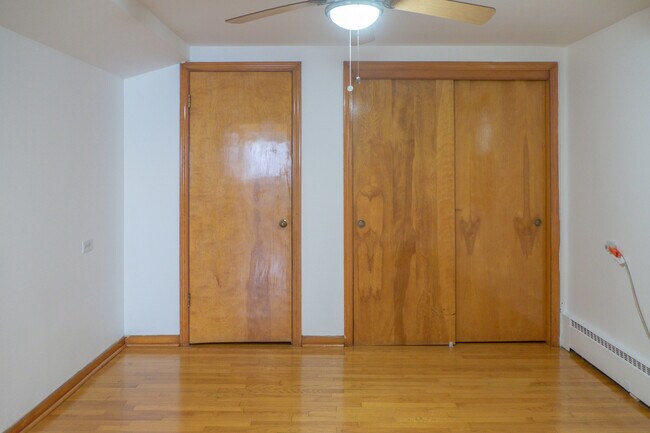 Building Photo - 5520 S Pulaski Rd
