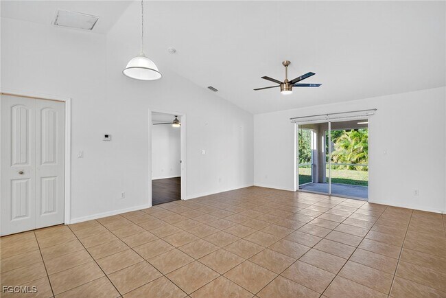 Building Photo - 710 Creuset Ave S