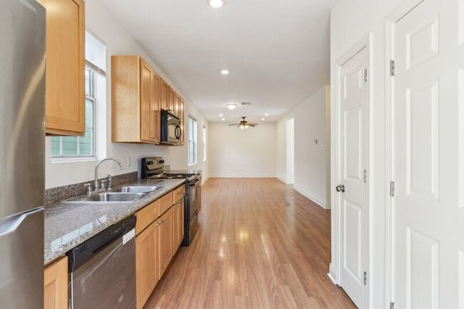 Building Photo - 401 N Tonti St