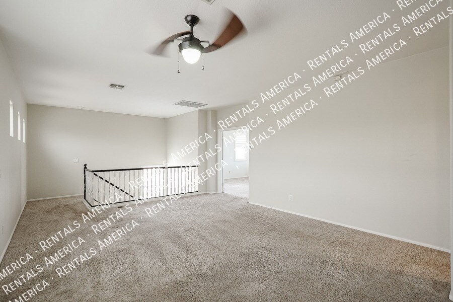 Building Photo - 3920 E Remington Dr