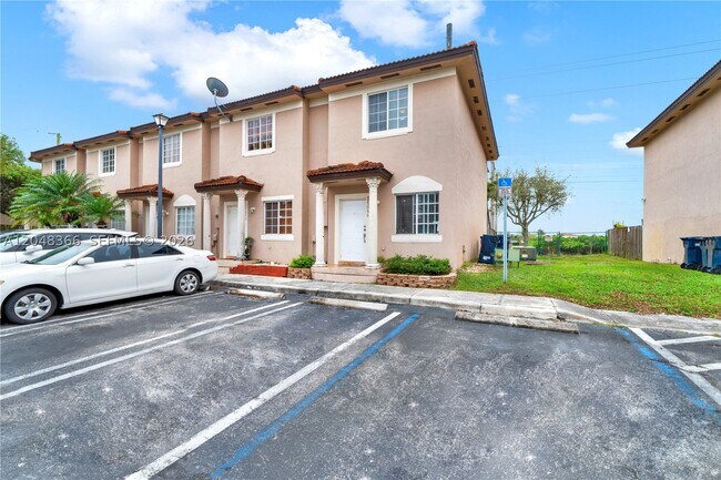 Building Photo - 17066 SW 138th Ct
