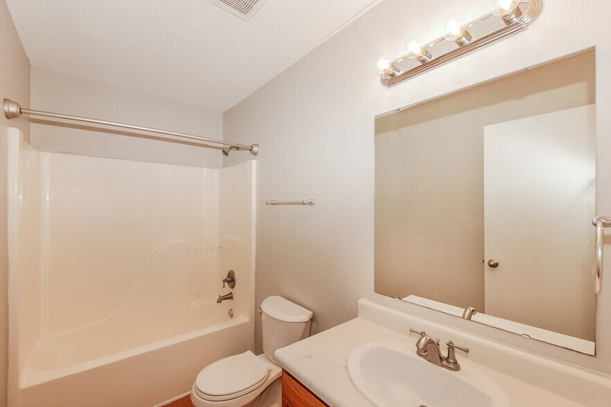 Building Photo - 5106 Sandy Forge Dr