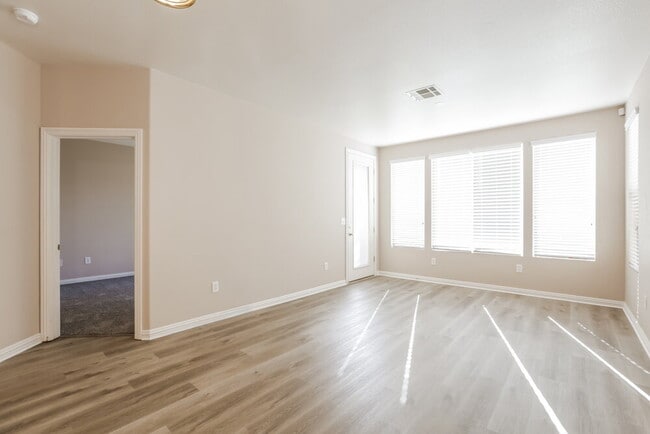 Building Photo - 10223 Villa ARCENO Ave