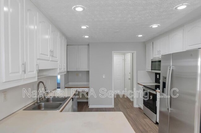 Building Photo - 455 Trelawney Cir