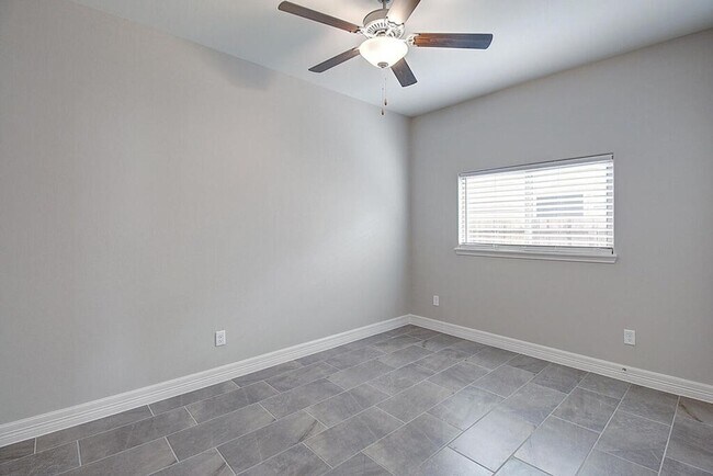 Building Photo - 7530 Sable Creek Dr