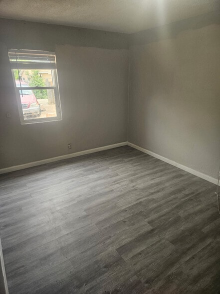 Building Photo - 1714 E 14th St