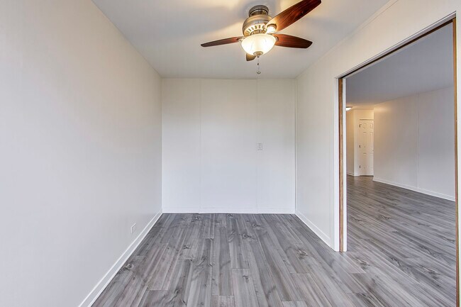 Building Photo - 655 W Irving Park Rd