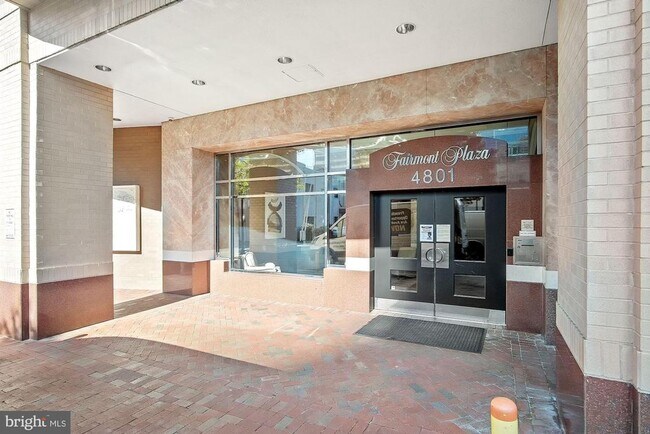 Building Photo - 4801 Fairmont Ave