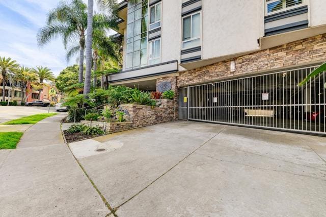 Building Photo - 935 Genter St