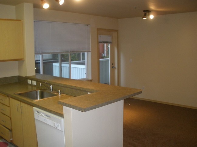 Building Photo - Hillside 411 Apartments - 1 bedroom