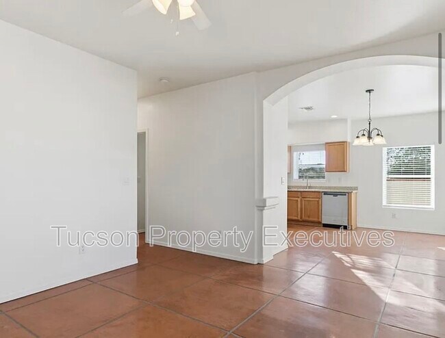 Building Photo - 324 W 23rd St