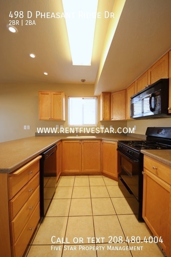 Building Photo - 498 Pheasant Ridge Dr