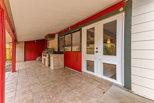 Building Photo - 4838 Gretna Green Dr