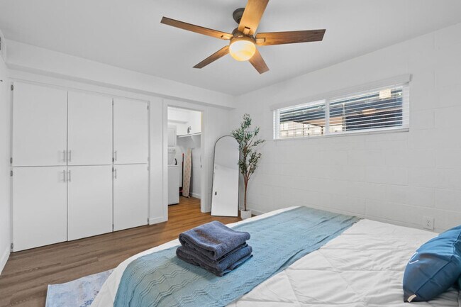 Building Photo - 1741 S Mill Ave