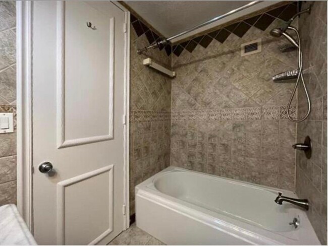 Building Photo - 7004 BLVD E