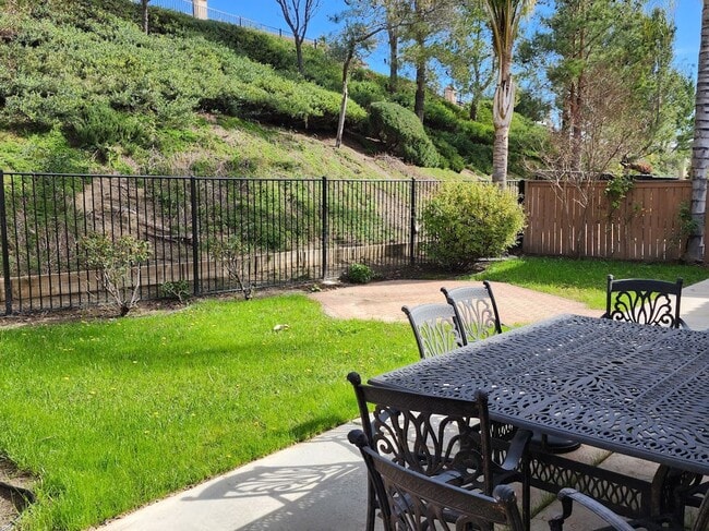 Building Photo - Single Level 3 Bedroom Home in Crowne Hill