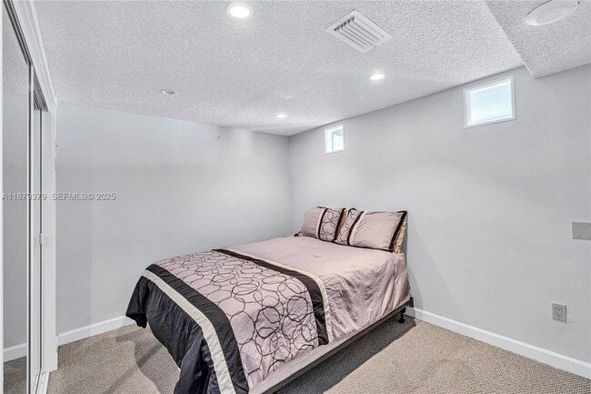 Building Photo - 5005 Collins Ave