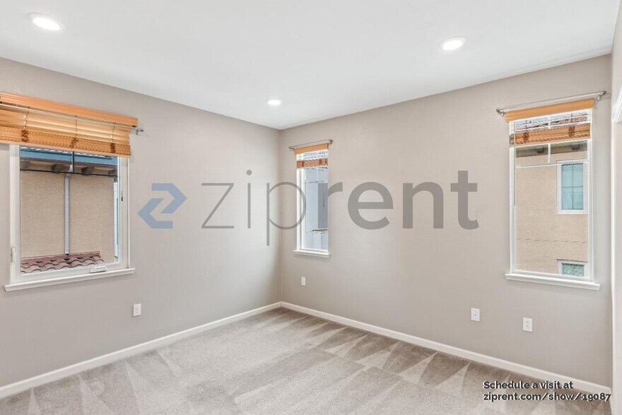 Building Photo - 3091 Lina St