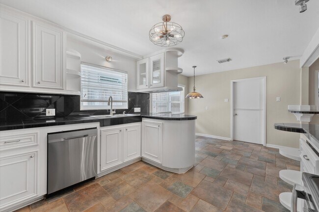 Building Photo - 3510 Elmridge St