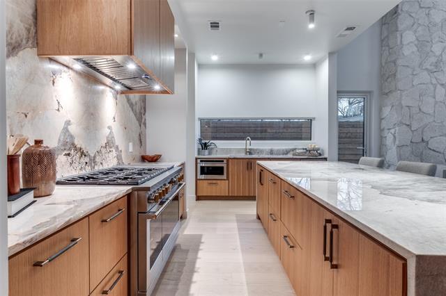 Building Photo - 3821 Beechwood Ln