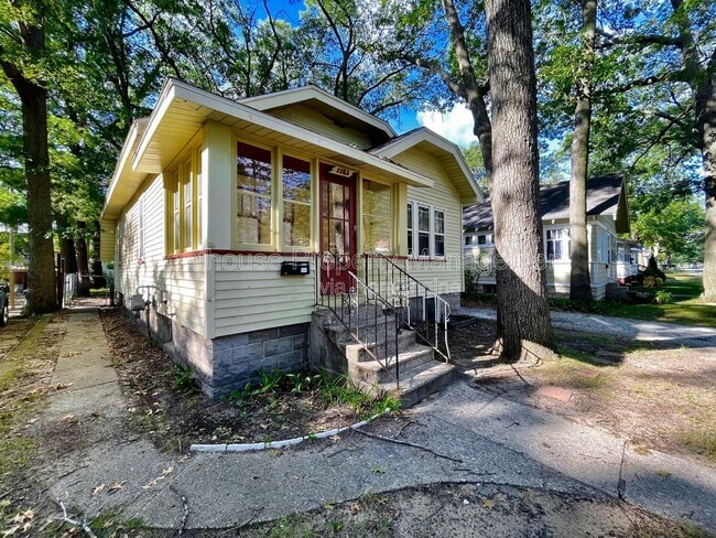 Building Photo - 1183 Emerson Ave