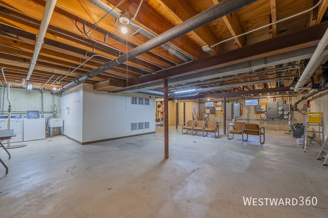 Building Photo - 6320 W 79th St