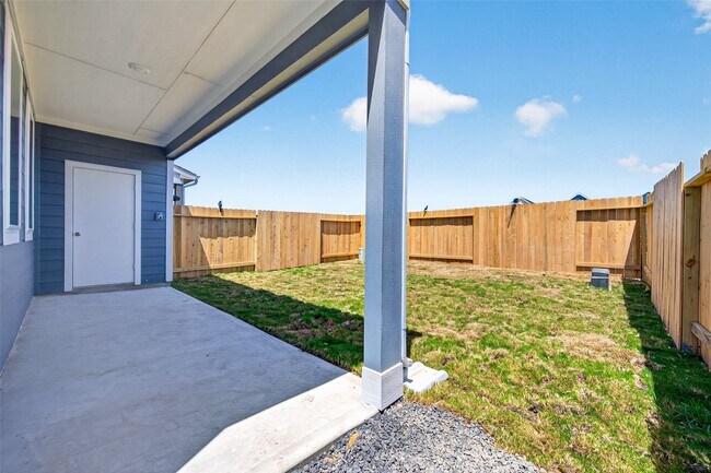 Building Photo - 3511 Goldfinch Wds Dr