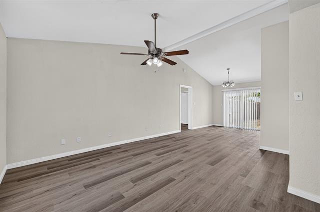 Building Photo - 517 Willow Oak Dr