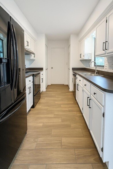 Building Photo - 1892 SW Biltmore St