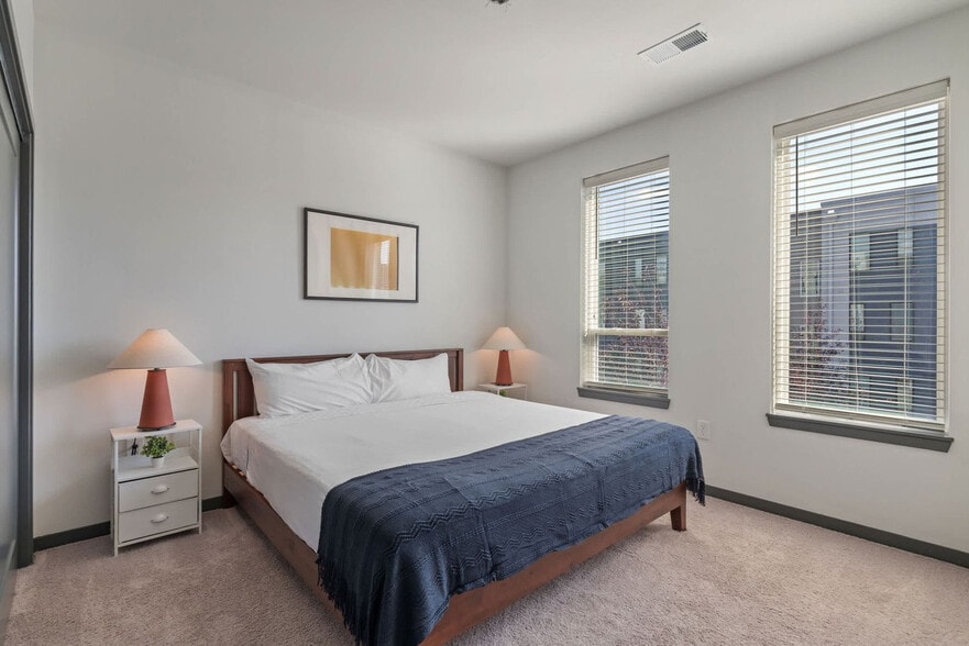 Building Photo - 6160 N Rural St