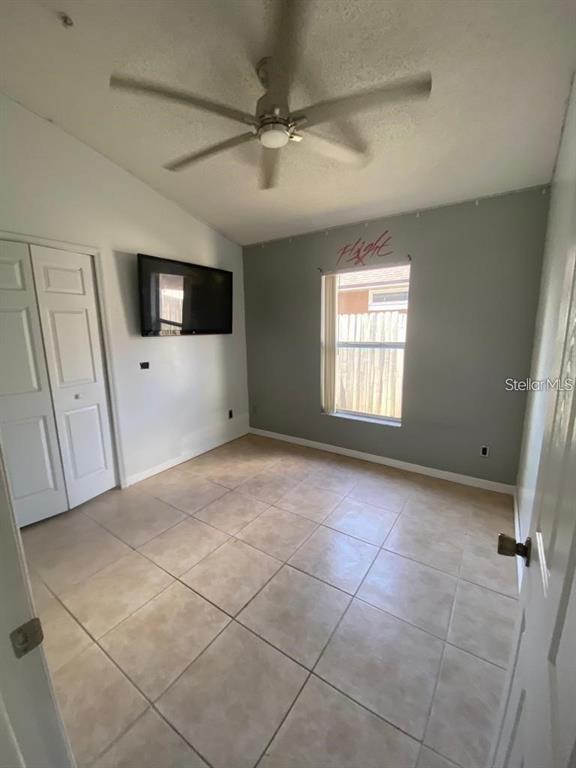 Building Photo - 9655 Hollyhill Dr