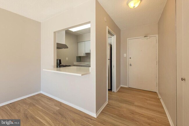 Building Photo - 5500 Friendship Blvd