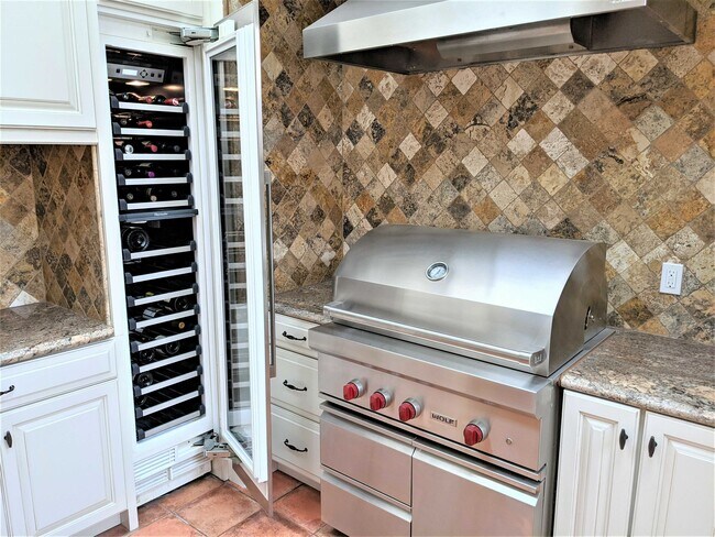 Building Photo - 2912 21st Ave