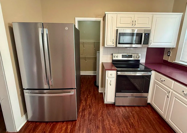 Kitchen View #1 - 1902 16th Pl