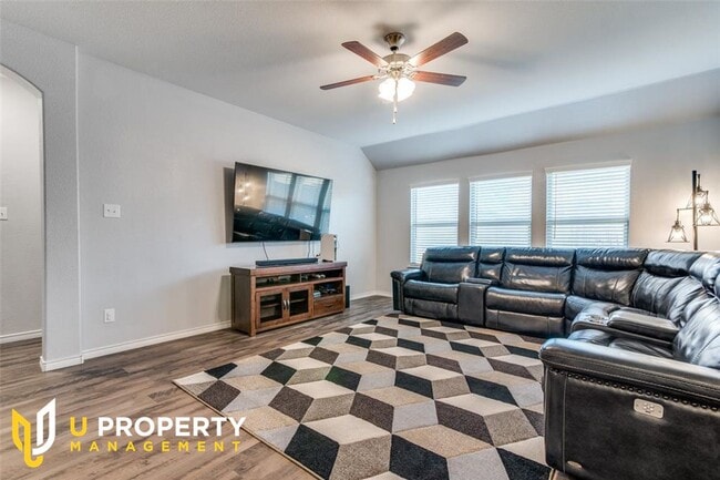 Building Photo - Exceptional 1-Story Home in a Peaceful Com...