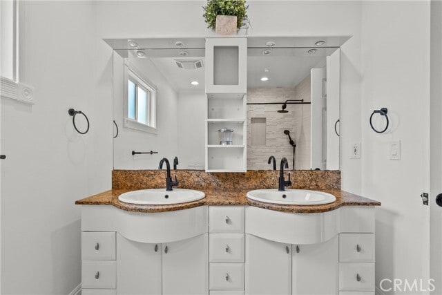 Building Photo - 23036 Burbank Blvd