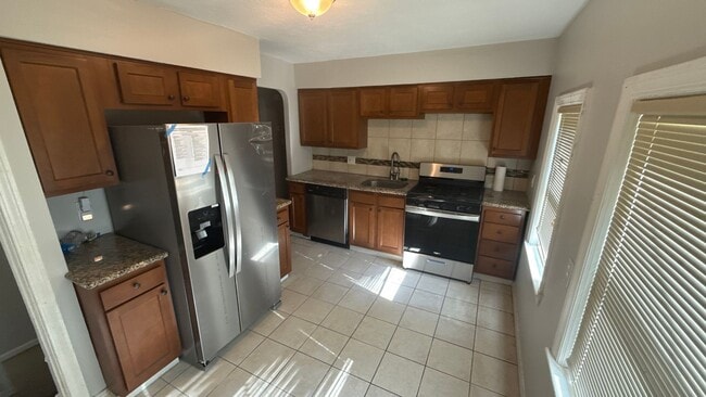 Building Photo - Single family
