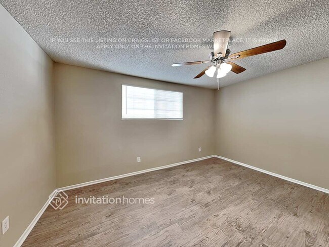 Building Photo - 5405 N Acacia Ave