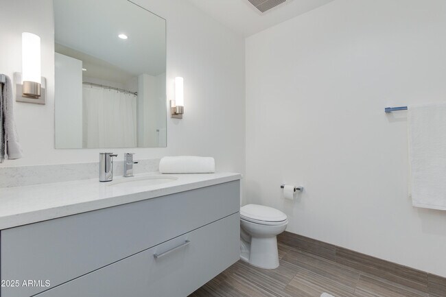 Building Photo - 4422 N 75th St