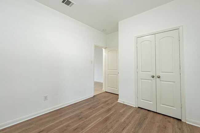 Building Photo - Beautiful 3 bedroom, 2 bathroom home in Manor!!!
