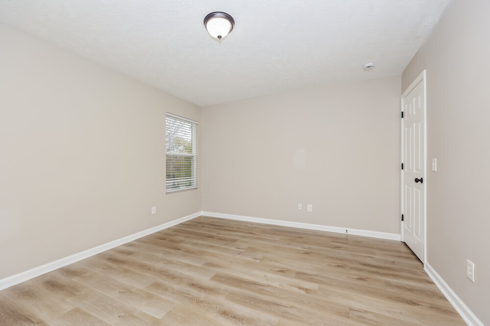 Building Photo - 5823 Roxbury Dr