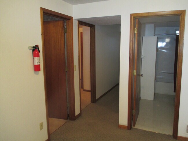 Building Photo - 2461 Northridge Dr