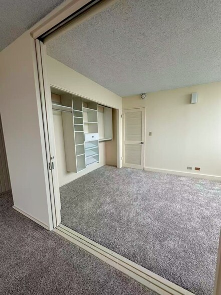 Building Photo - 1545 Nehoa St