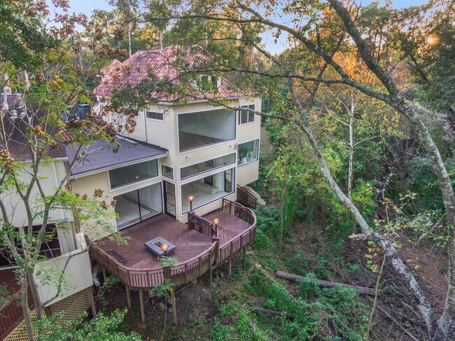 Building Photo - 15 W Shady Ln