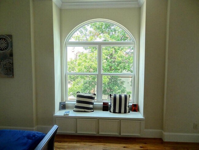 Master Bedroom - 1021 W 21st St
