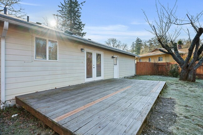 Building Photo - Charming 3-Bed Lakewood Home | Fully Updat...