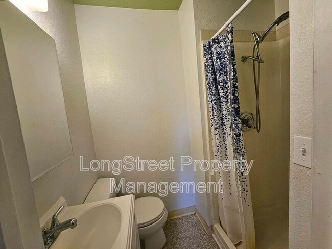 Building Photo - 632 Lake Bay Ct