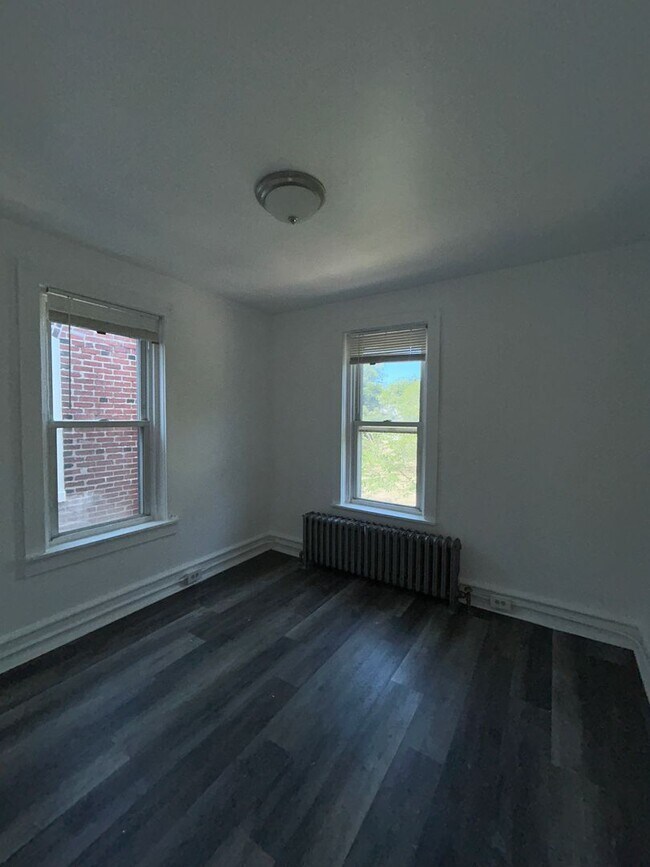 Building Photo - 1243 Dayton St